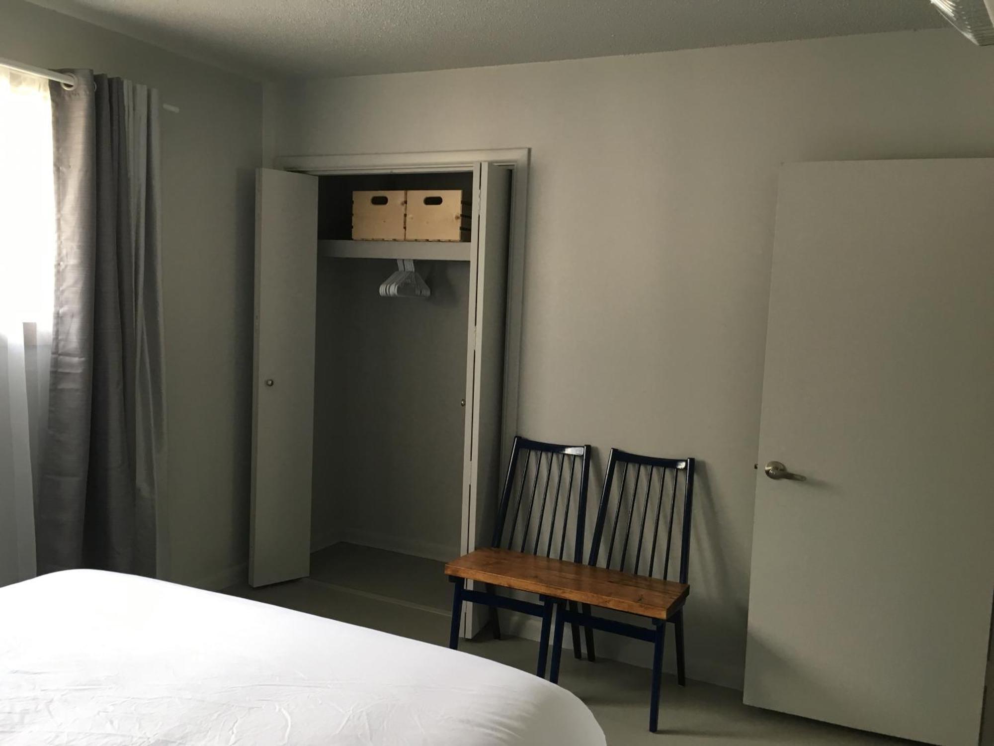 Pinewood Inn Golden Pokój zdjęcie